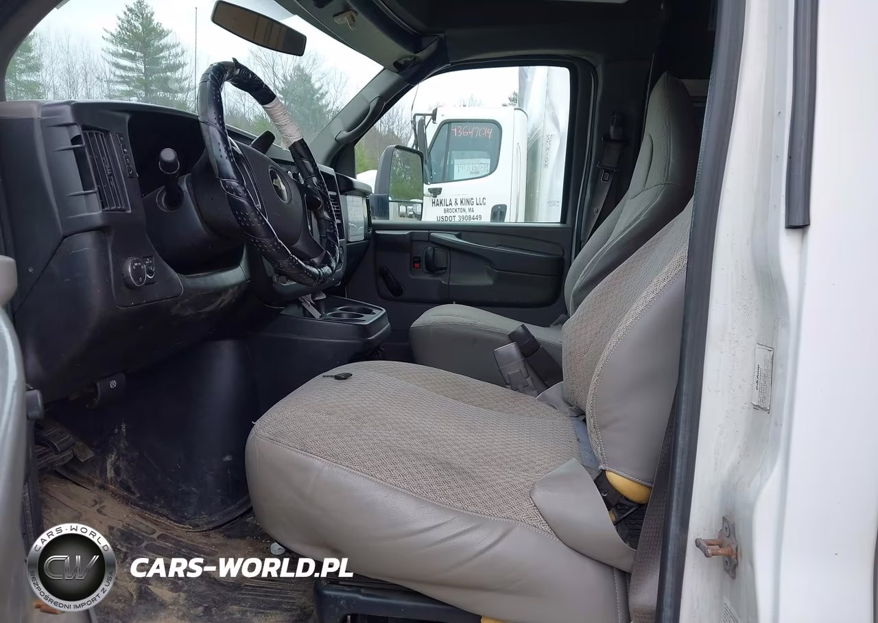 2012 Chevrolet Express Cutaway Work Van VIN:1GB3G2BG3C1197005 - 7