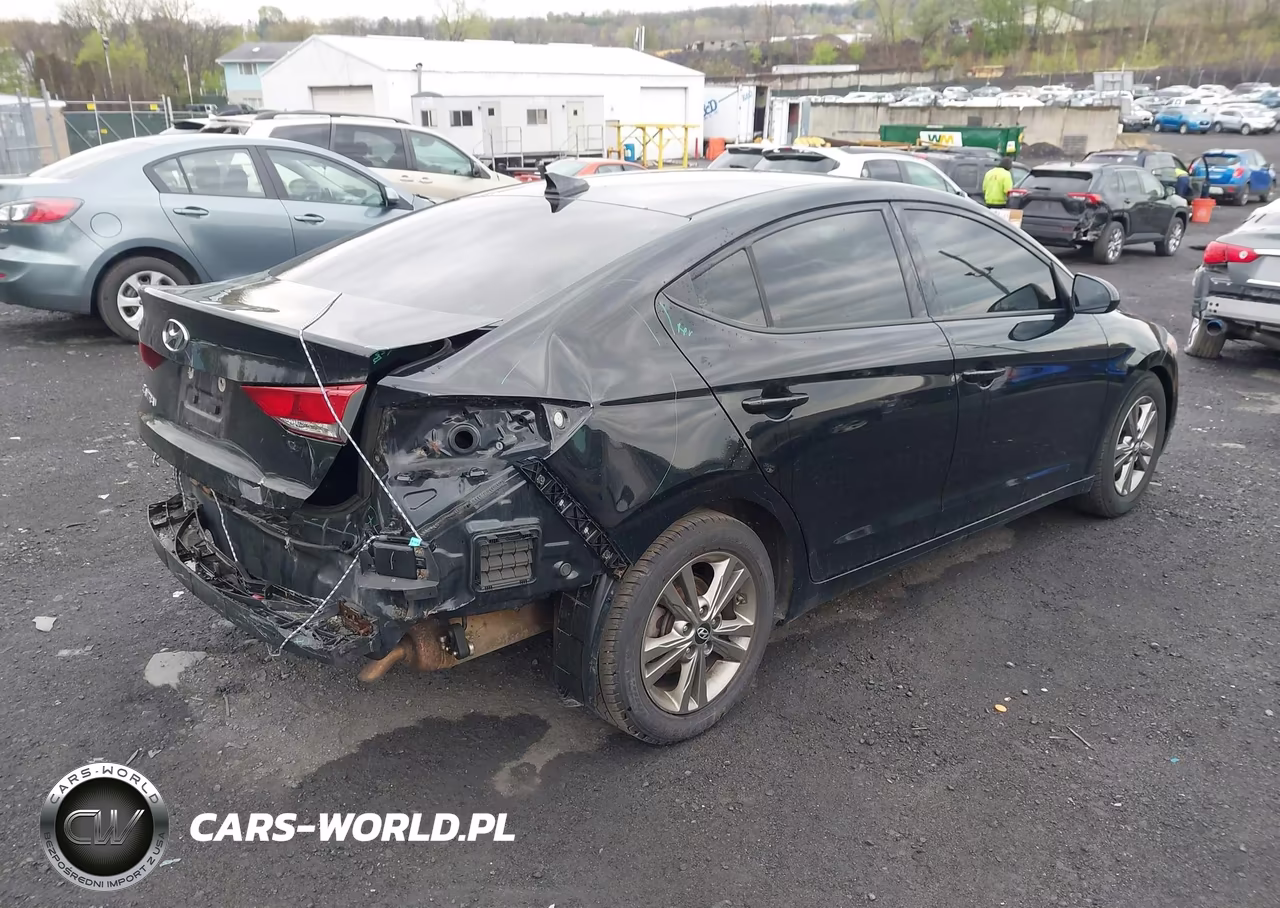 2018 Hyundai Elantra Sel VIN:5NPD84LF4JH347935 - 4