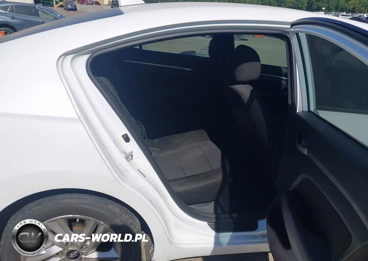 2019 Hyundai Elantra Sel VIN:5NPD84LF7KH492999 - 8