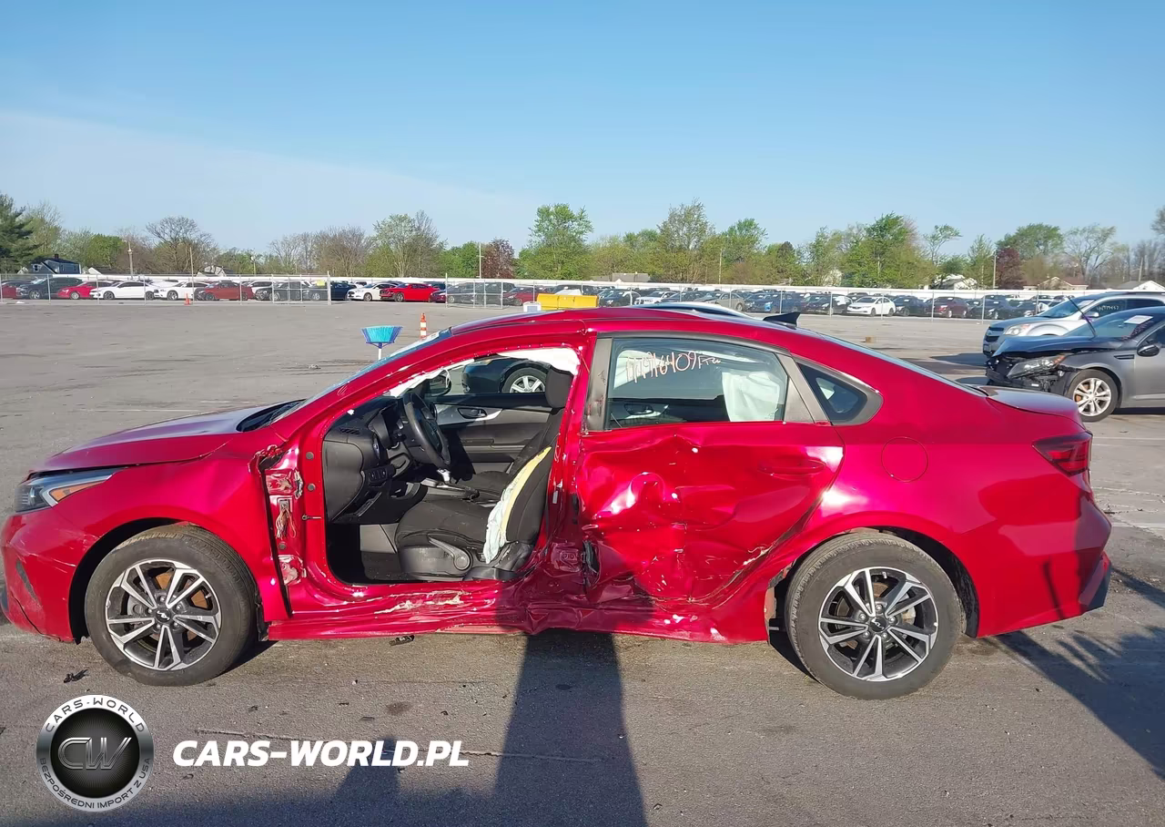 2023 Kia Forte Lxs VIN:3KPF24ADXPE516980 - 15