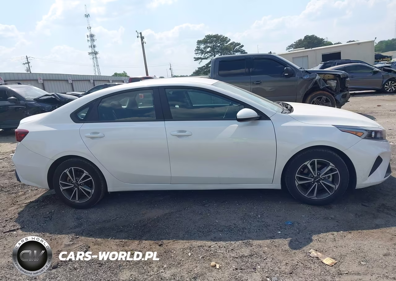 2023 Kia Forte Lxs VIN:3KPF24AD5PE567299 - 13