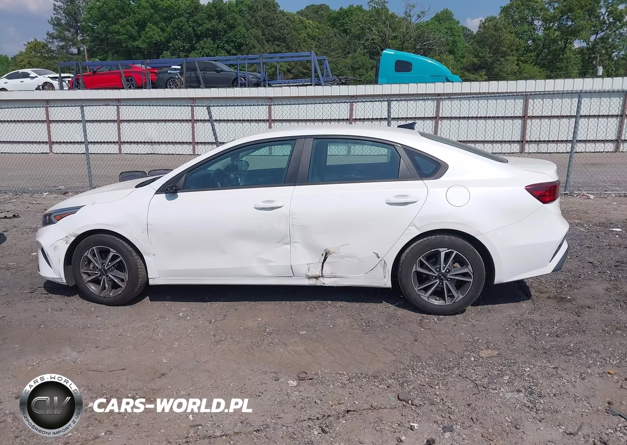 2023 Kia Forte Lxs VIN:3KPF24AD5PE567299 - 14