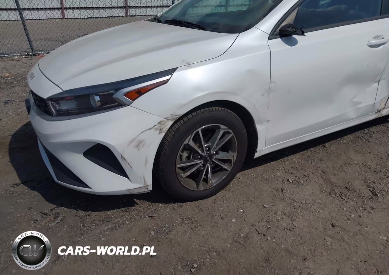 2023 Kia Forte Lxs VIN:3KPF24AD5PE567299 - 17