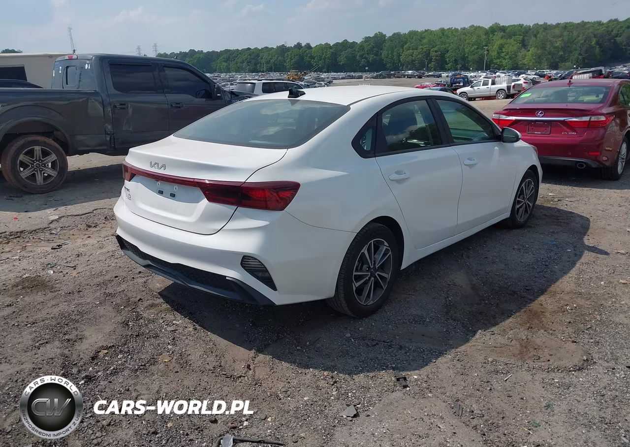 2023 Kia Forte Lxs VIN:3KPF24AD5PE567299 - 4