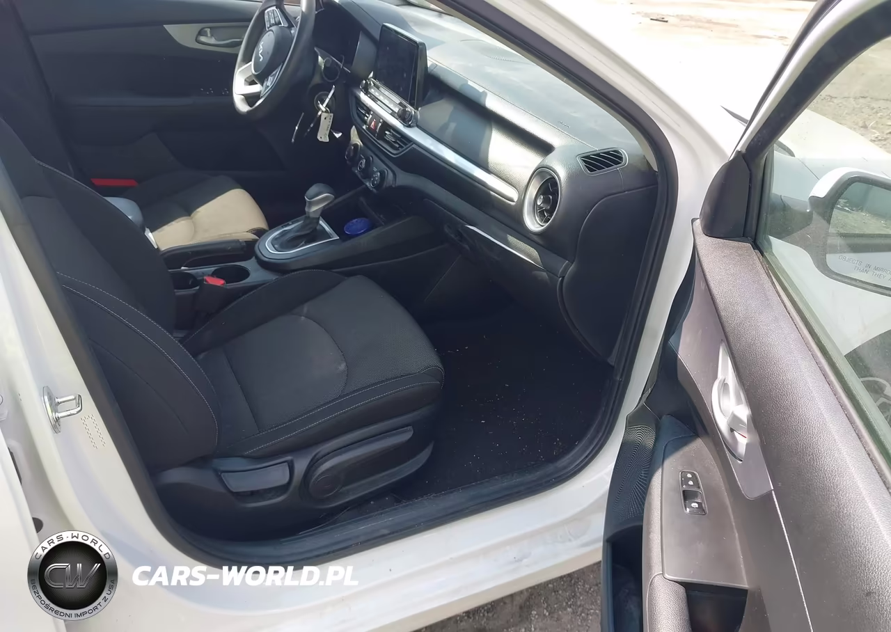 2023 Kia Forte Lxs VIN:3KPF24AD5PE567299 - 5
