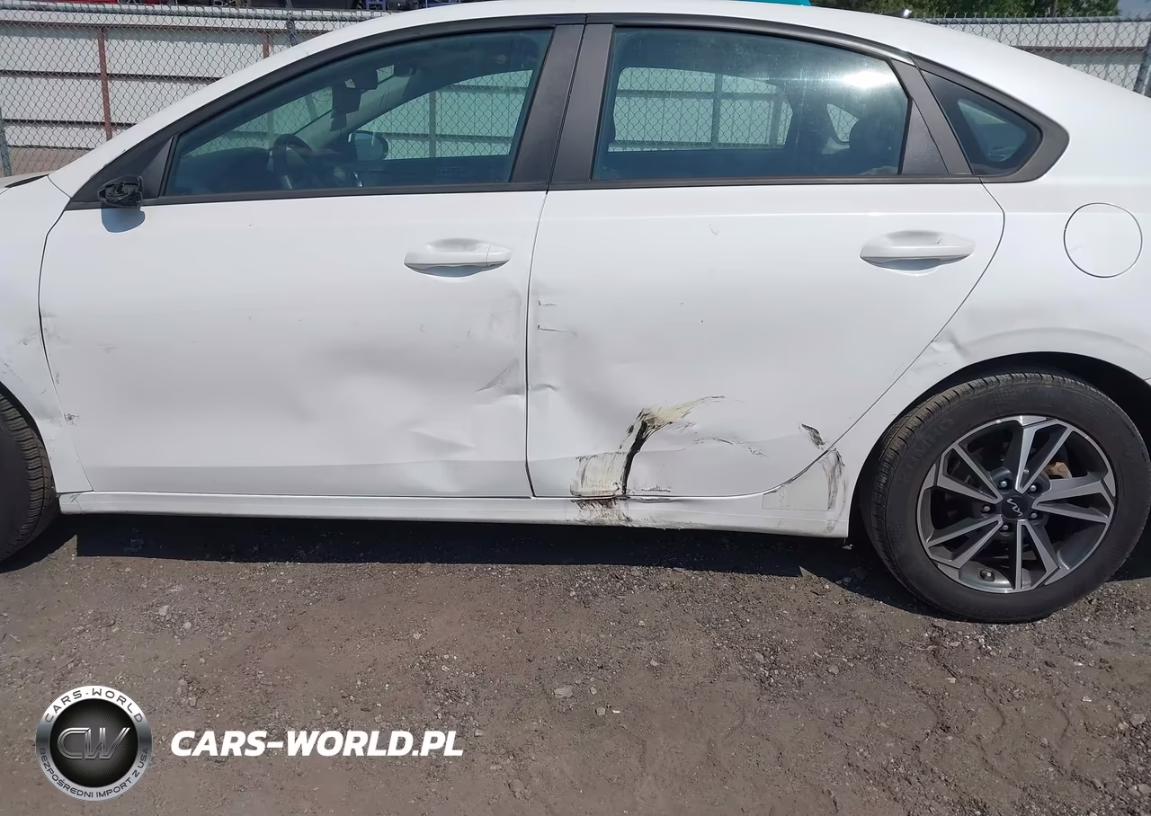 2023 Kia Forte Lxs VIN:3KPF24AD5PE567299 - 6