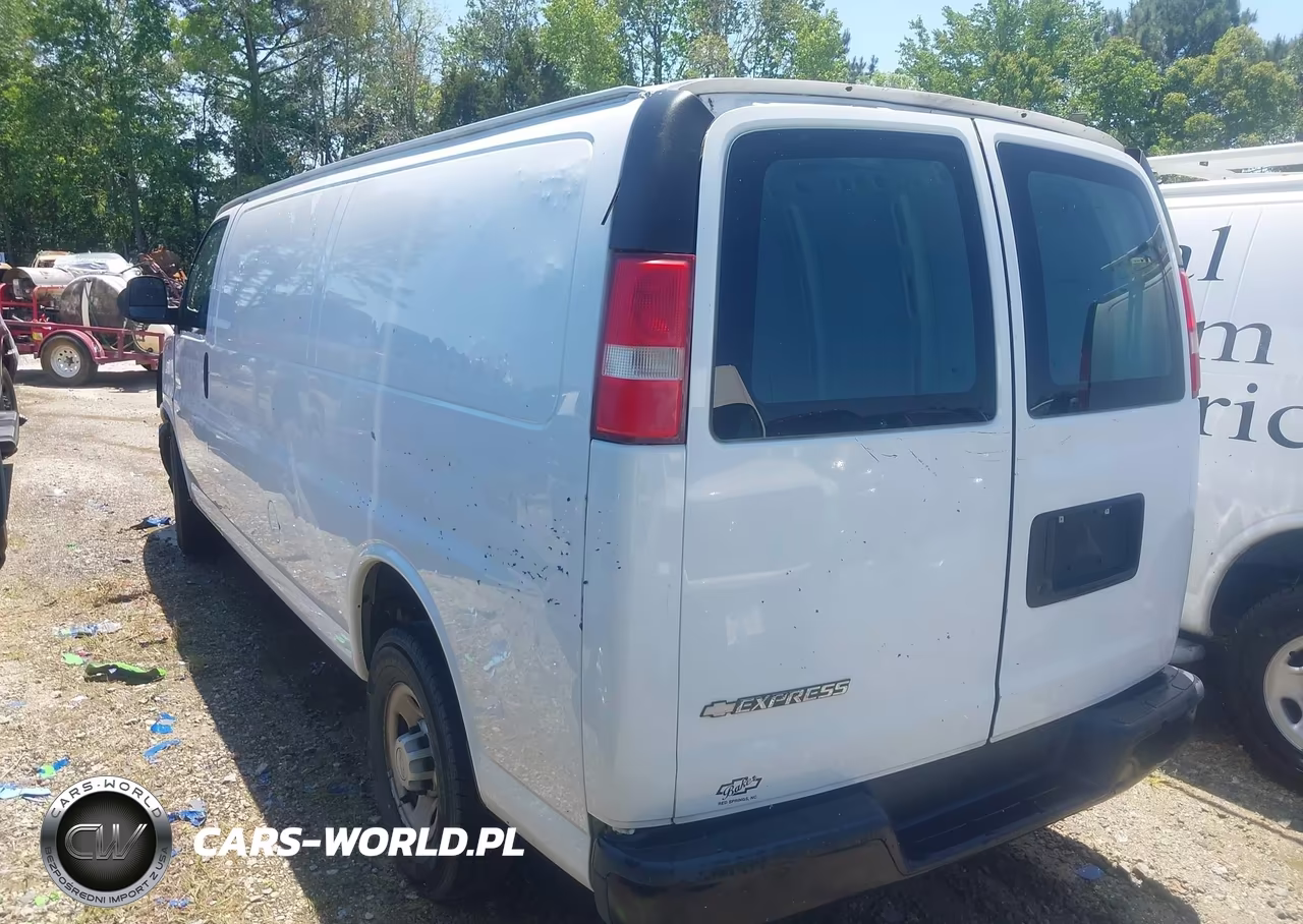 2017 Chevrolet Express 2500 Work Van VIN:1GCWGBFF7H1130523 - 3