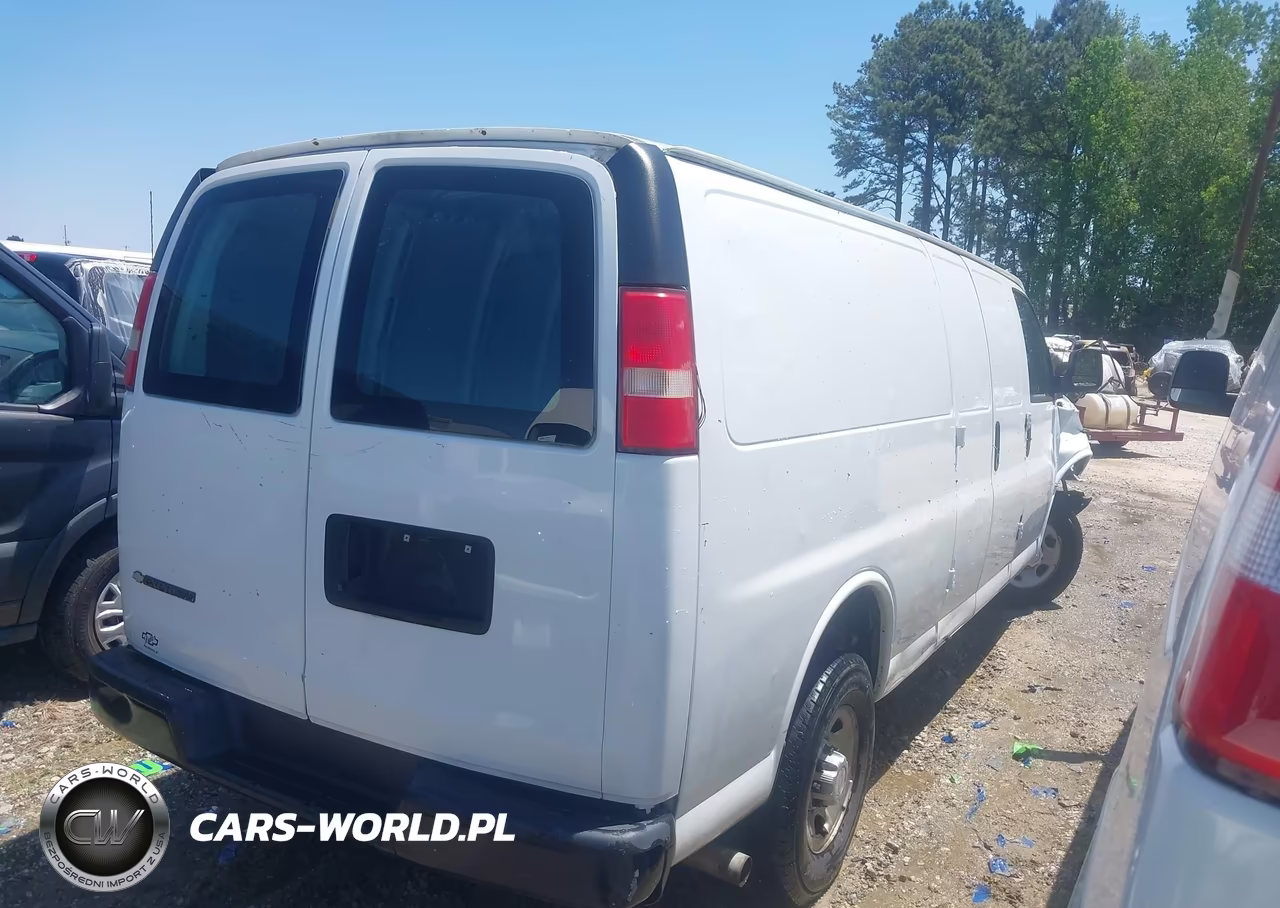 2017 Chevrolet Express 2500 Work Van VIN:1GCWGBFF7H1130523 - 4