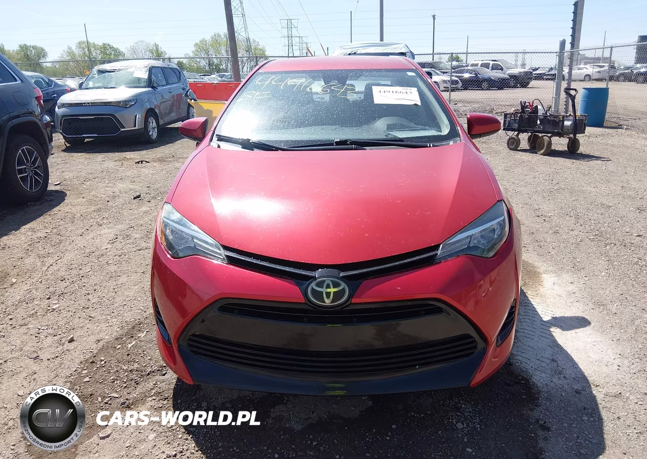 2017 Toyota Corolla Le VIN:5YFBURHEXHP581817 - 12