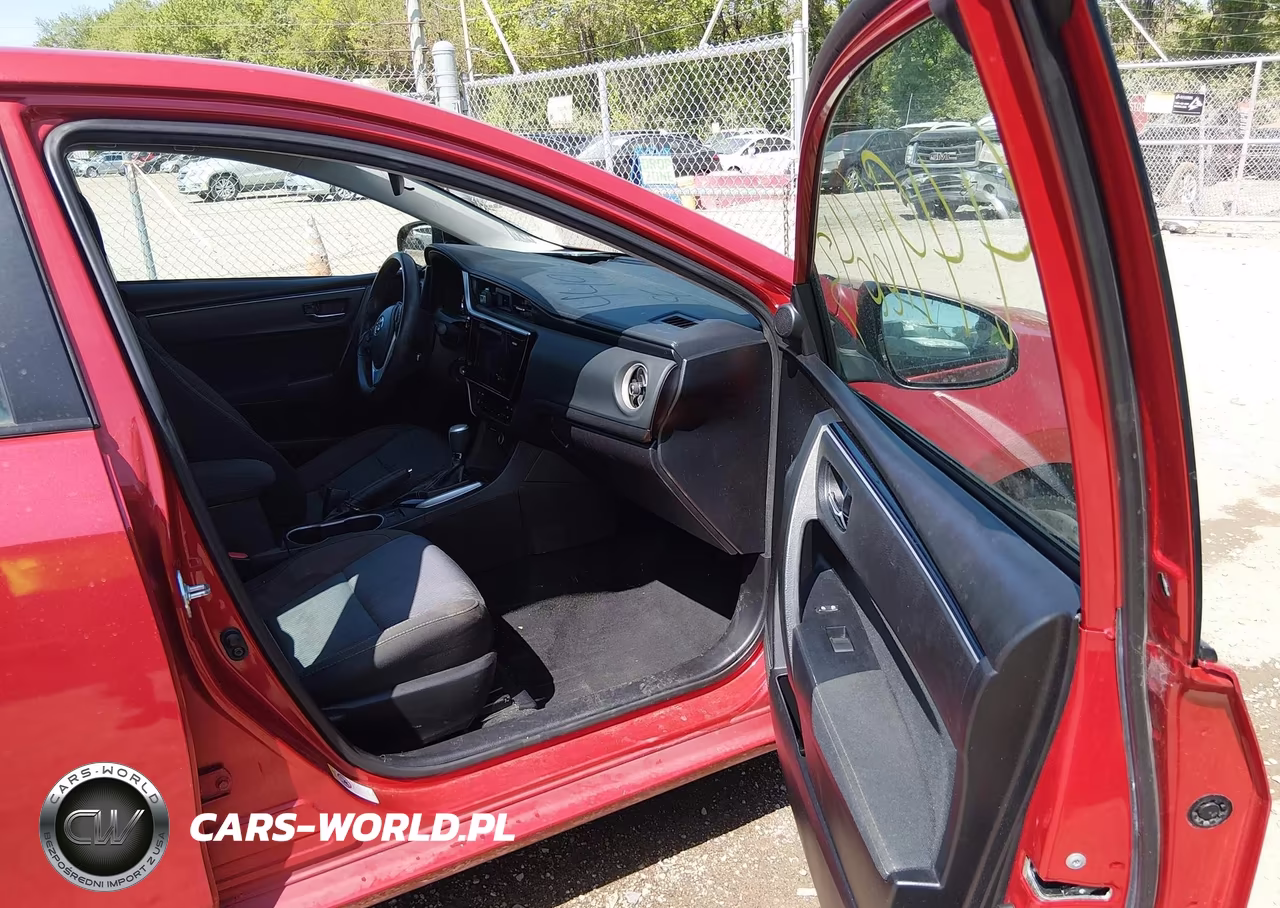 2017 Toyota Corolla Le VIN:5YFBURHEXHP581817 - 5