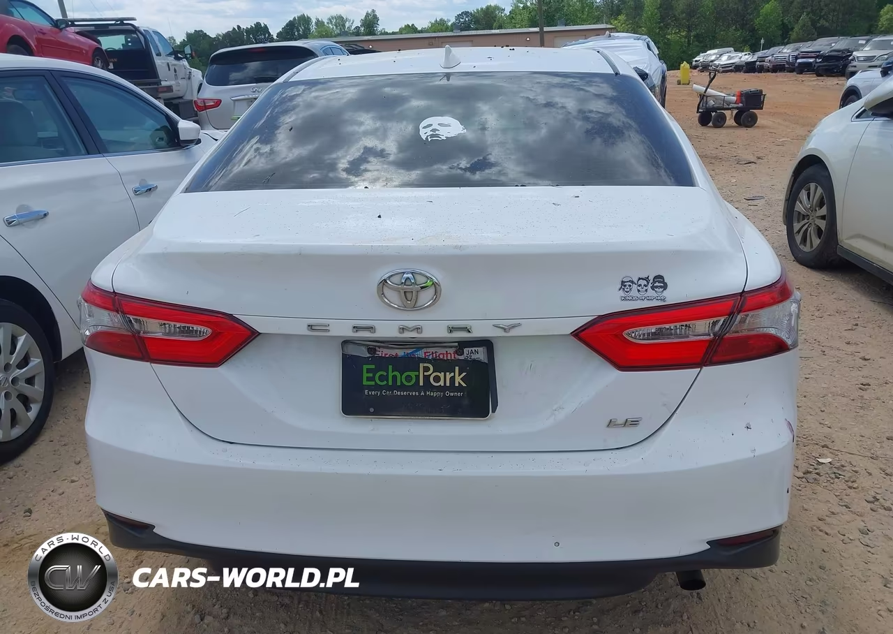 2019 Toyota Camry Le VIN:4T1B11HK3KU774512 - 16