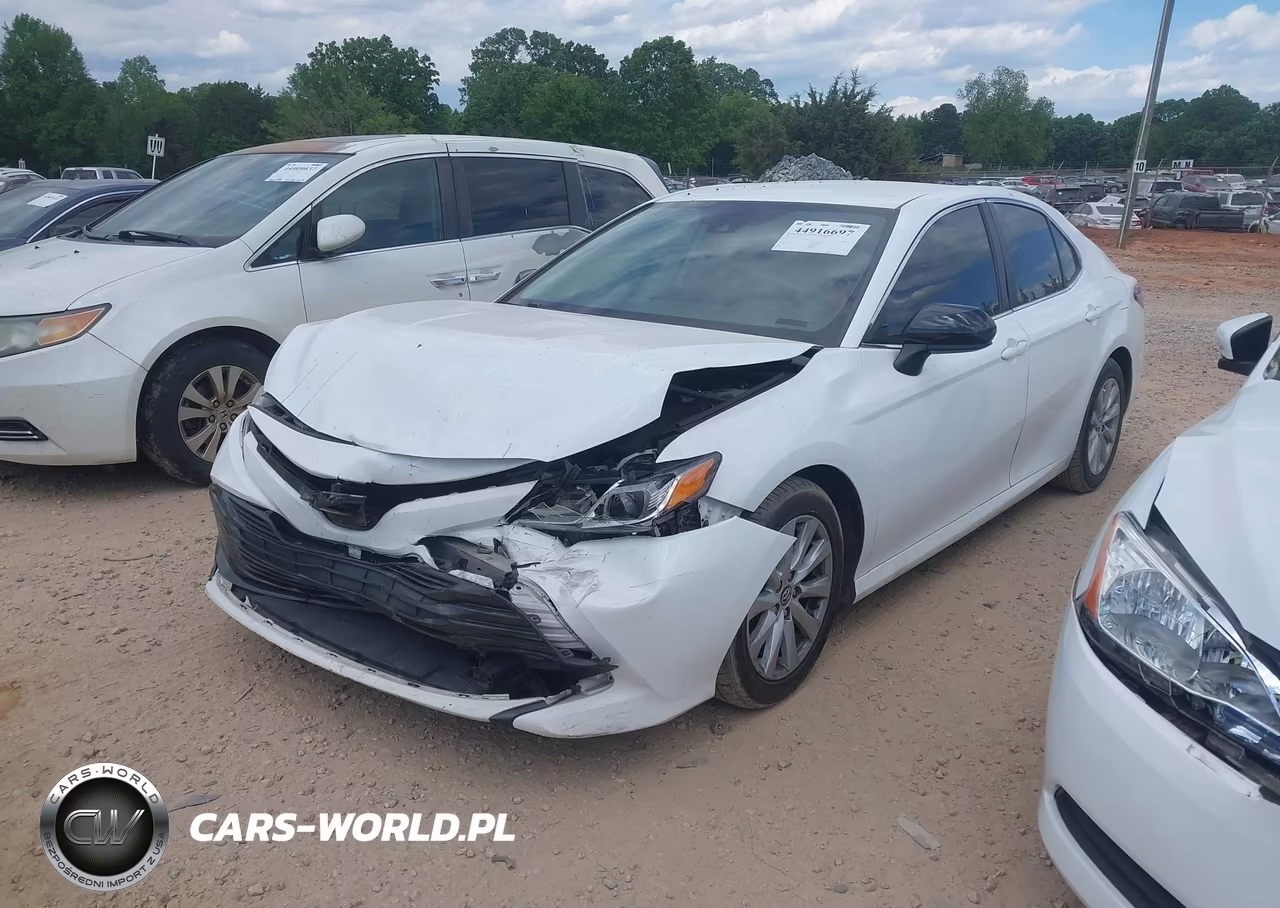 2019 Toyota Camry Le VIN:4T1B11HK3KU774512 - 2