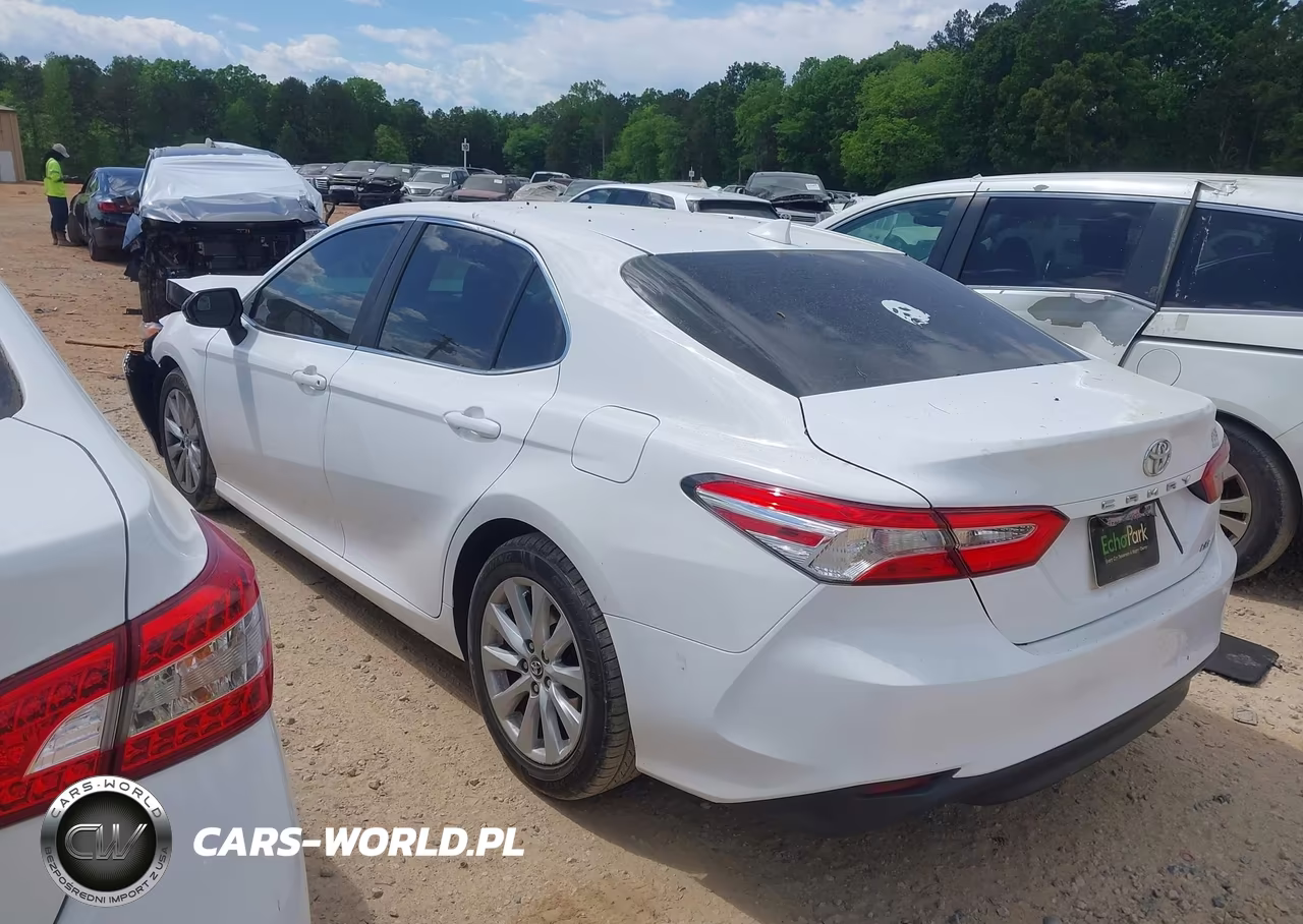 2019 Toyota Camry Le VIN:4T1B11HK3KU774512 - 3