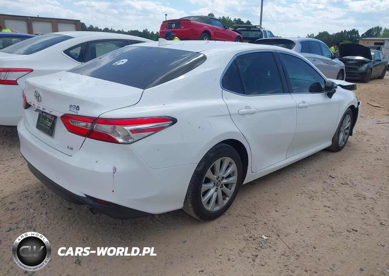 2019 Toyota Camry Le VIN:4T1B11HK3KU774512 - 4