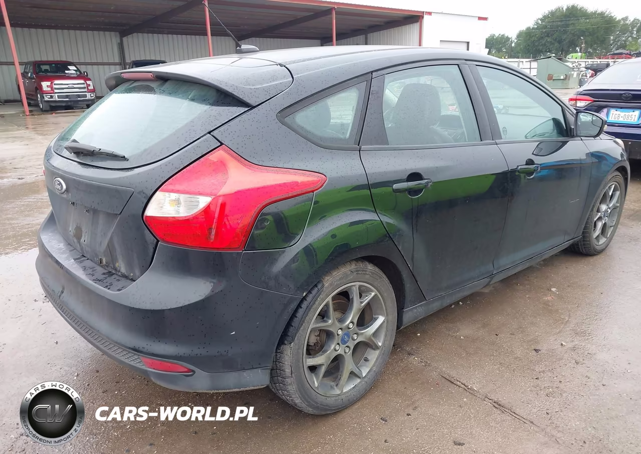 2014 Ford Focus Se VIN:1FADP3K27EL290794 - 4