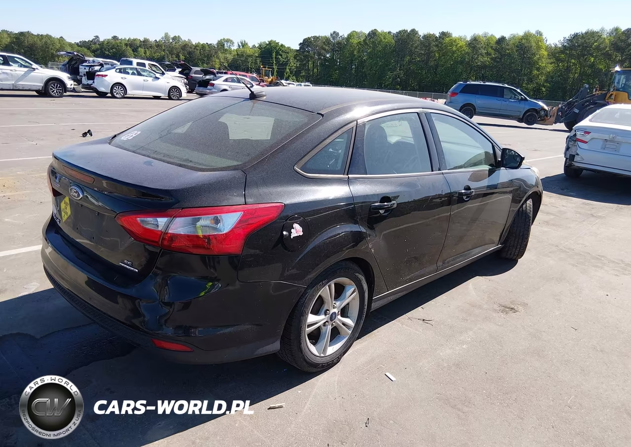 2014 Ford Focus Se VIN:1FADP3F24EL410707 - 4