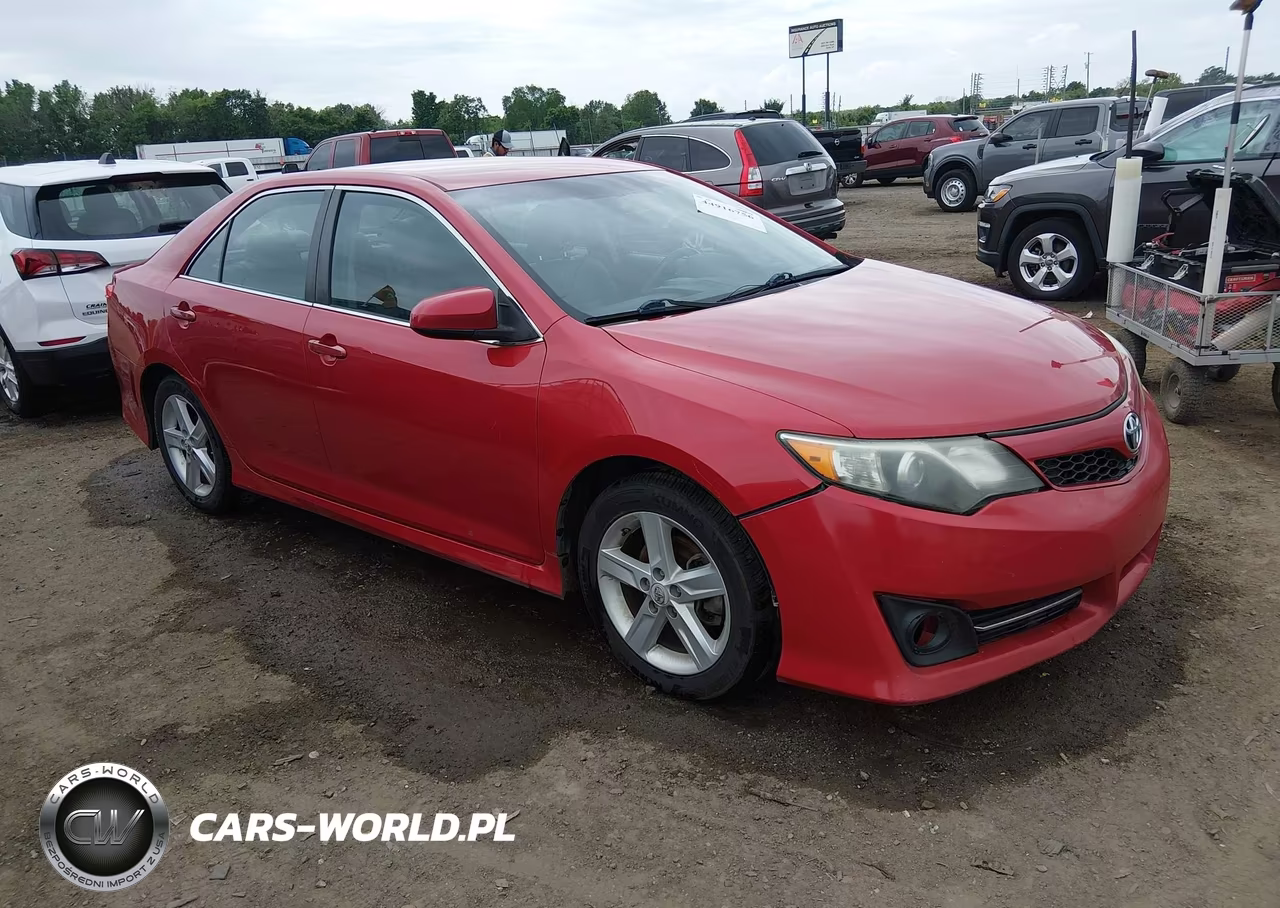 2012 Toyota Camry Se – zdjęcie 1 z 17