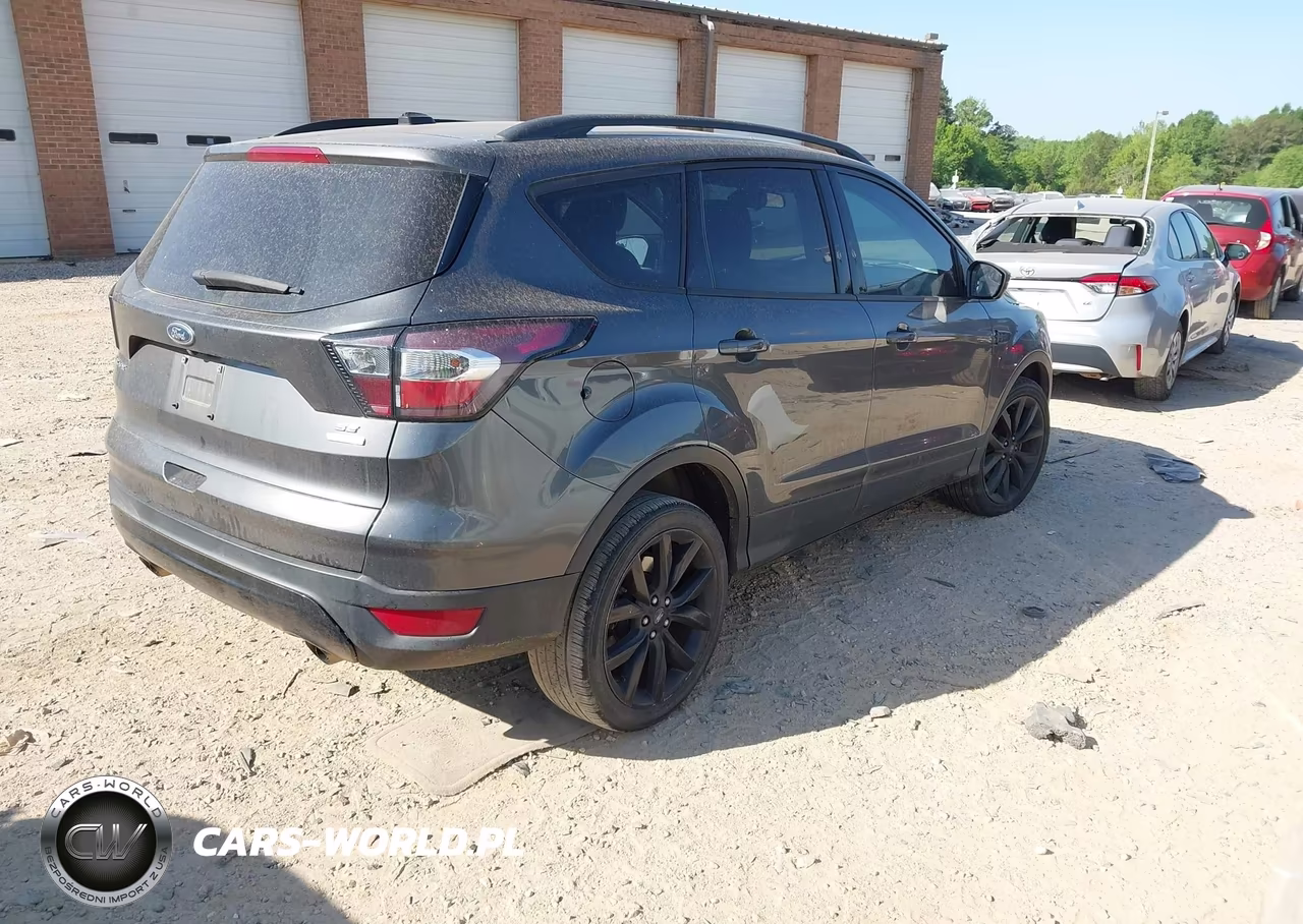 2017 Ford Escape Se VIN:1FMCU0G91HUE09064 - 4