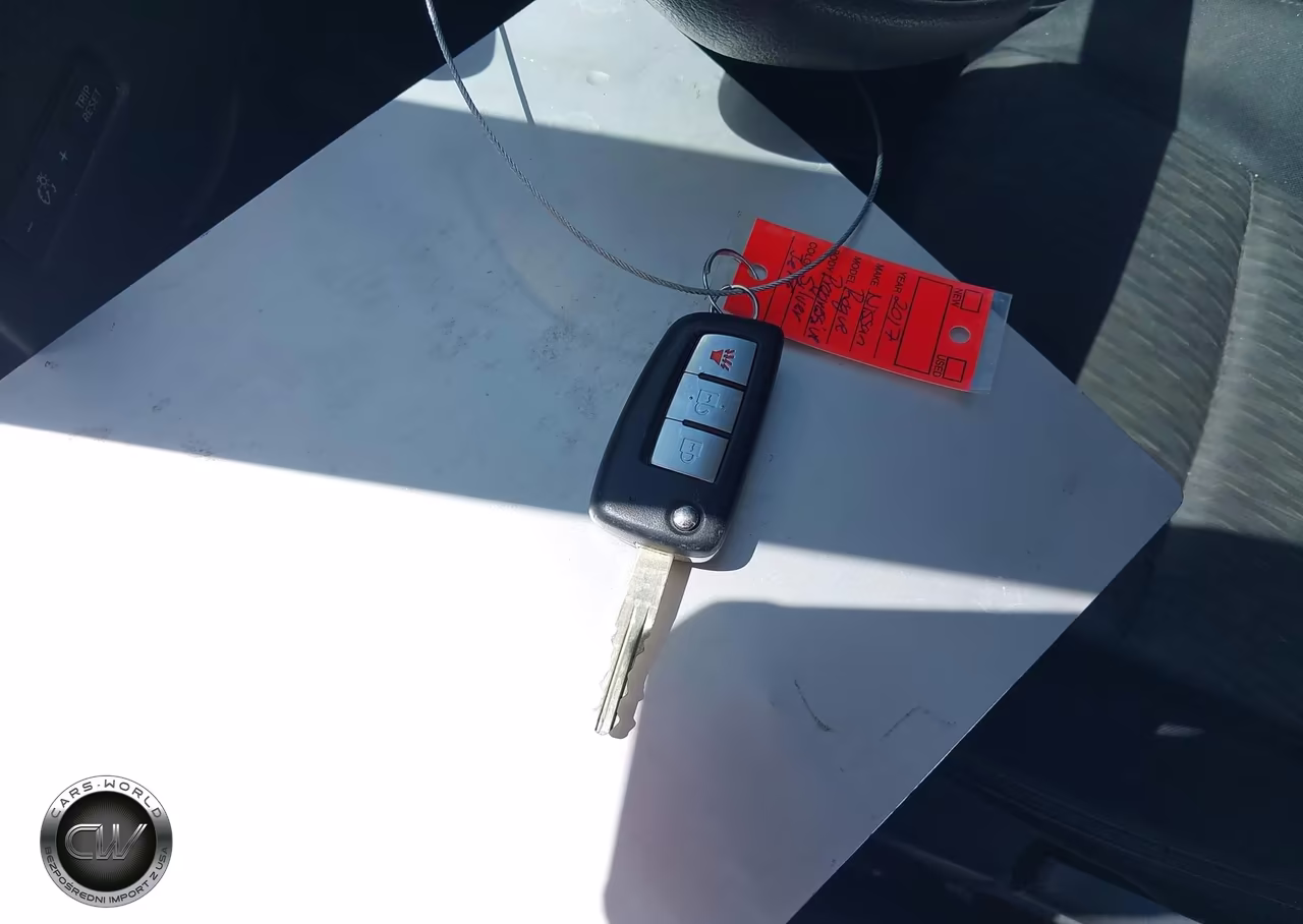 2017 Nissan Rogue S VIN:JN8AT2MT1HW400707 - 11