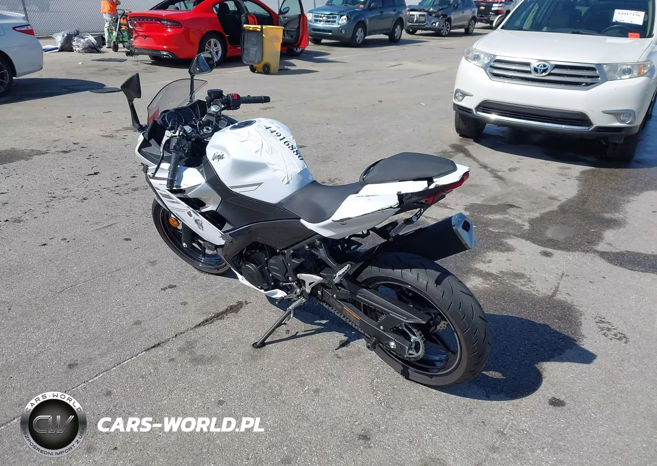 2023 Kawasaki Ex400 VIN:JKAEXKH19PDAN9137 - 3