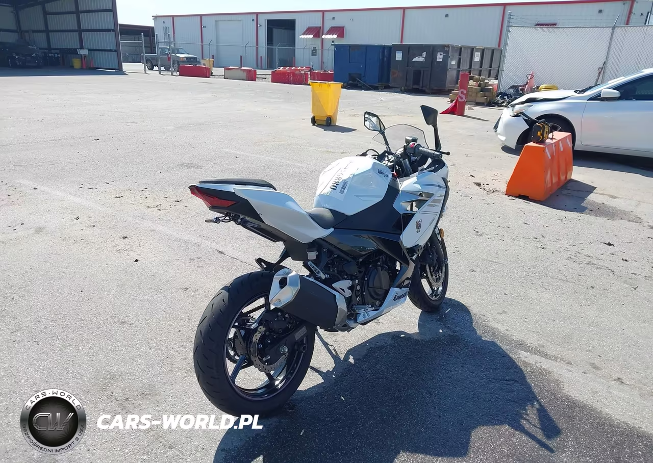 2023 Kawasaki Ex400 VIN:JKAEXKH19PDAN9137 - 4