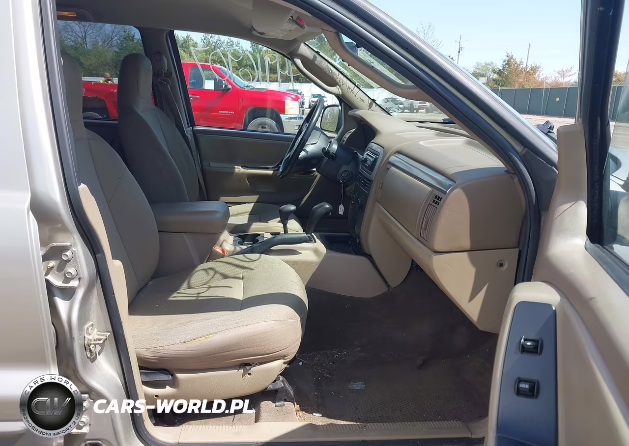 2004 Jeep Grand Cherokee Laredo VIN:1J4GW48SX4C305739 - 5