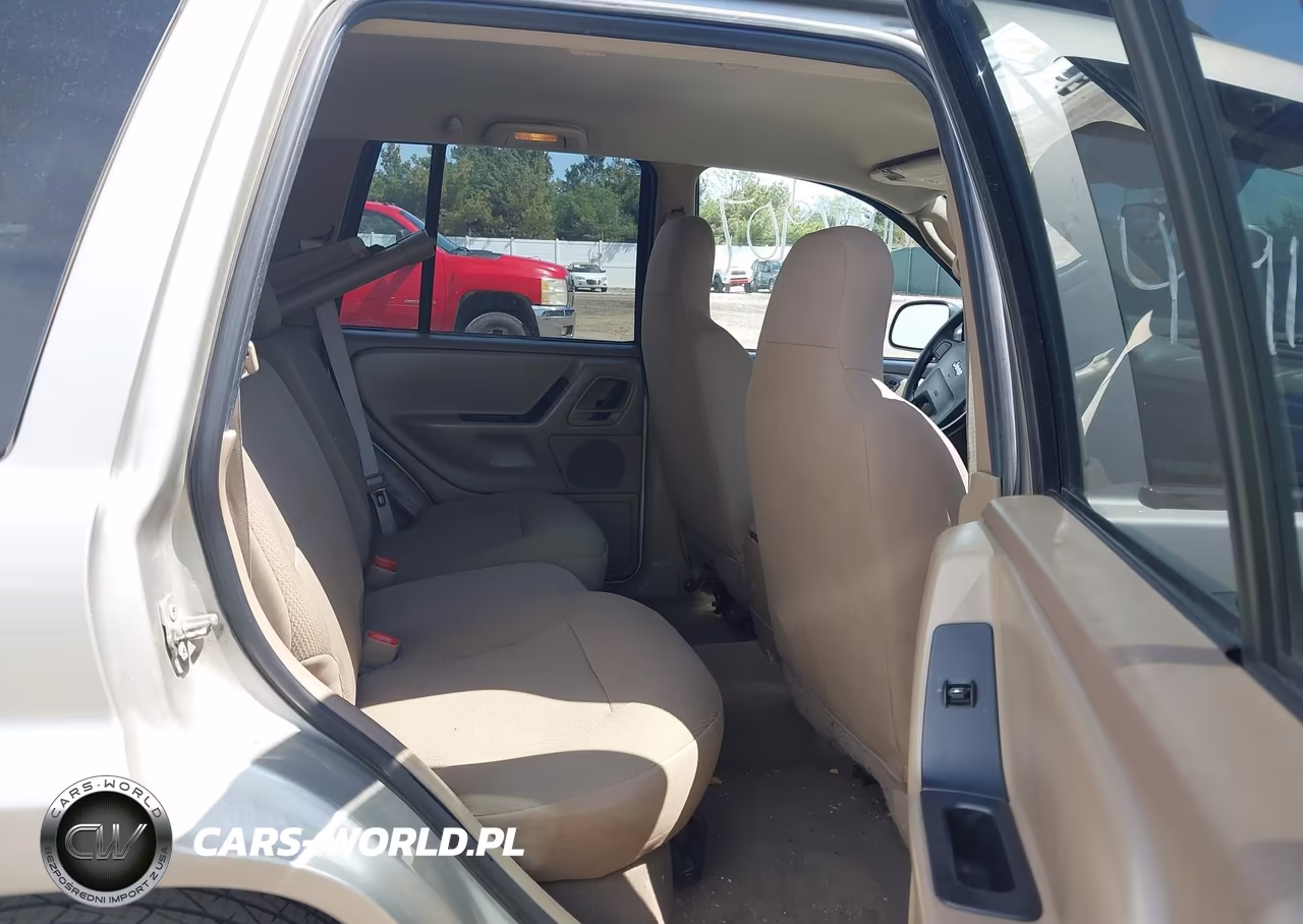 2004 Jeep Grand Cherokee Laredo VIN:1J4GW48SX4C305739 - 8