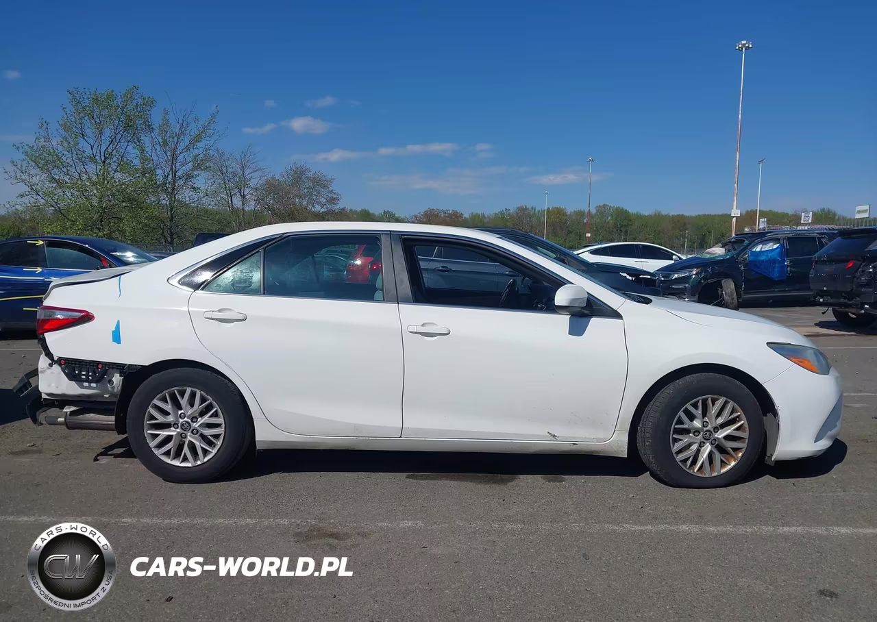 2016 Toyota Camry Le VIN:4T4BF1FK7GR577764 - 13