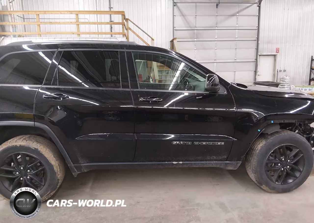 2020 Jeep Grand Cherokee Laredo E 4X4 VIN:1C4RJFAG8LC334895 - 13
