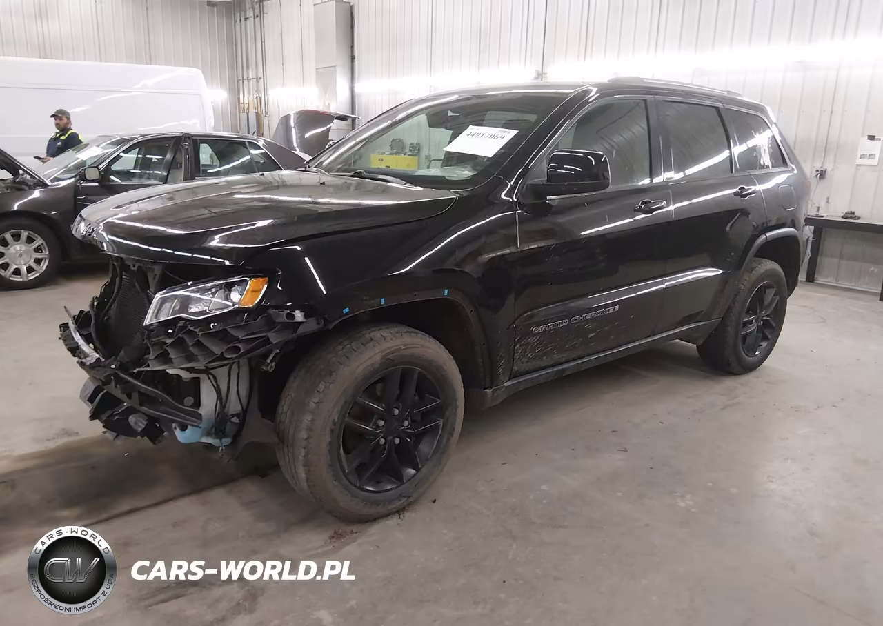 2020 Jeep Grand Cherokee Laredo E 4X4 VIN:1C4RJFAG8LC334895 - 2
