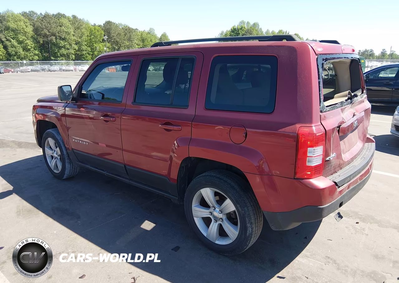 2014 Jeep Patriot Latitude VIN:1C4NJRFB9ED811246 - 3