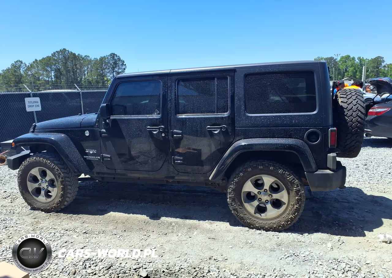 2017 Jeep Wrangler Unlimited Sahara 4X4 VIN:1C4BJWEG2HL557775 - 14