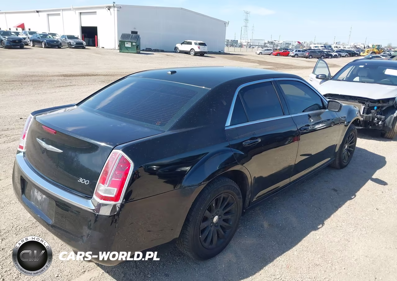 2013 Chrysler 300 Motown VIN:2C3CCAAG6DH527424 - 4