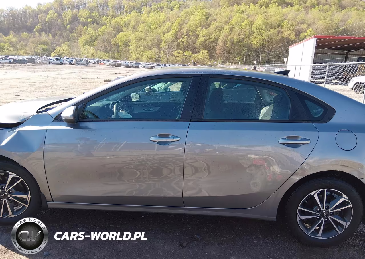 2024 Kia Forte Lxs VIN:3KPF24AD5RE758577 - 15
