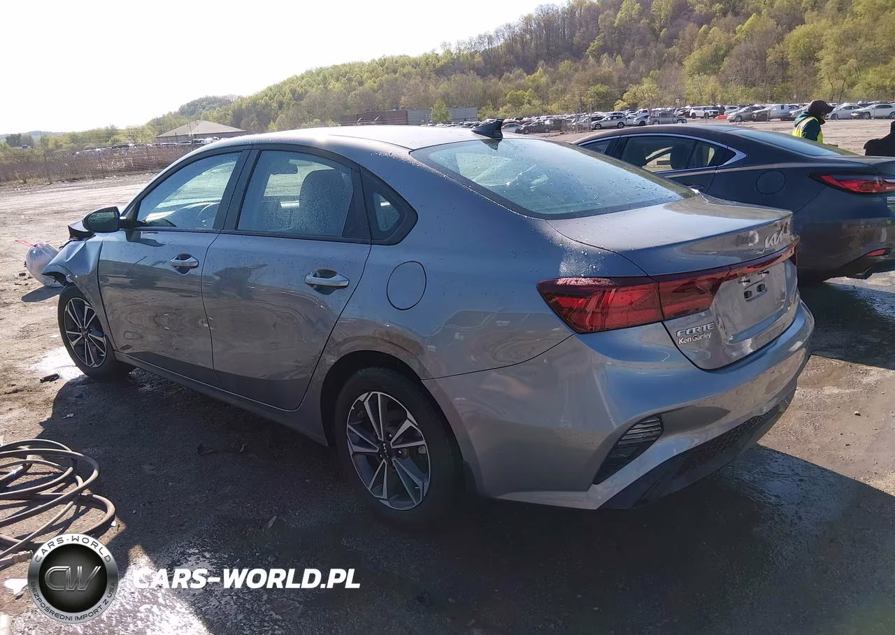 2024 Kia Forte Lxs VIN:3KPF24AD5RE758577 - 3