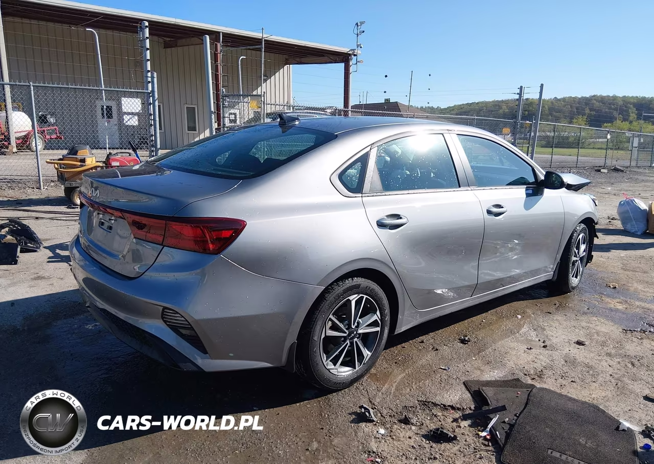2024 Kia Forte Lxs VIN:3KPF24AD5RE758577 - 4