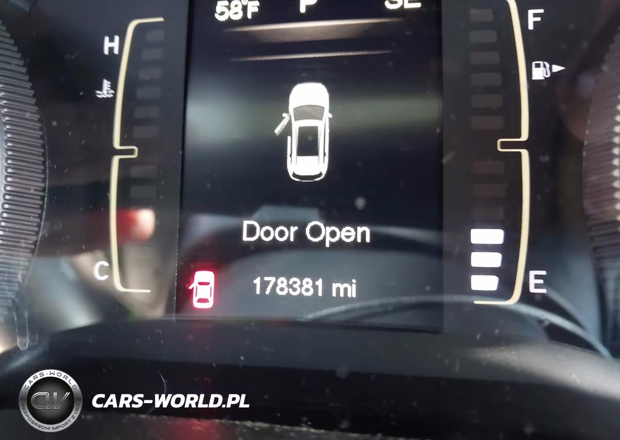 2015 Jeep Cherokee Latitude VIN:1C4PJLCB5FW621010 - 15
