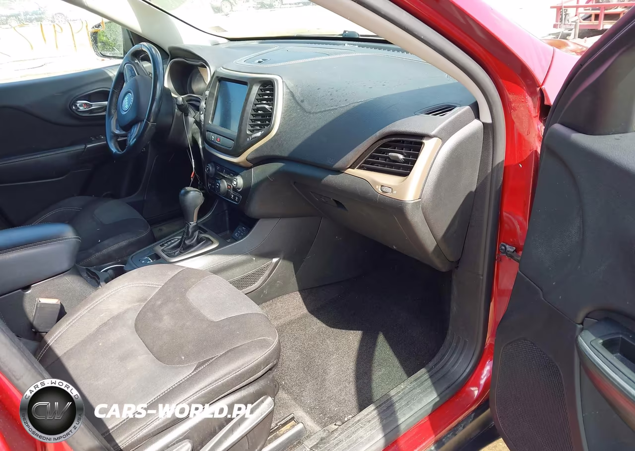 2015 Jeep Cherokee Latitude VIN:1C4PJLCB5FW621010 - 5