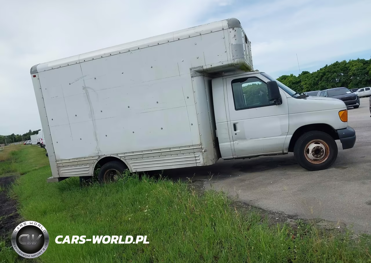 2007 Ford E-450 Cutaway VIN:1FDXE45S37DA09520 - 4