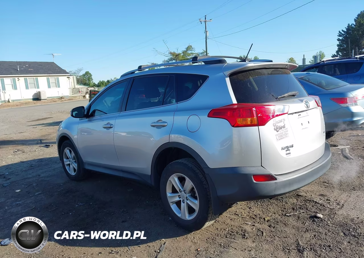 2013 Toyota Rav4 Xle VIN:2T3RFREV4DW113210 - 3