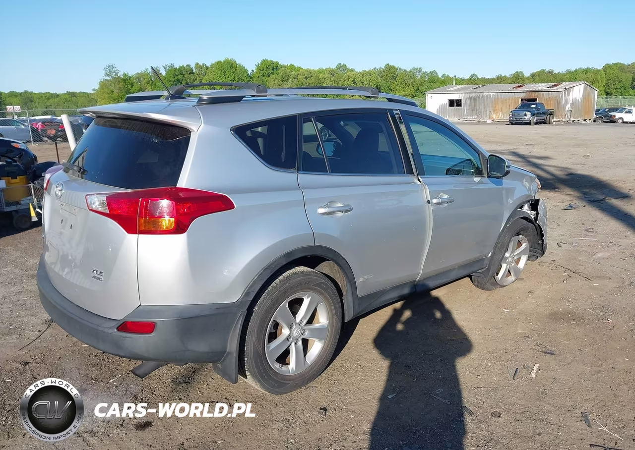 2013 Toyota Rav4 Xle VIN:2T3RFREV4DW113210 - 4