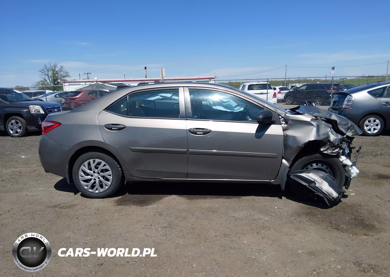 2017 Toyota Corolla Le VIN:2T1BURHEXHC938865 - 13