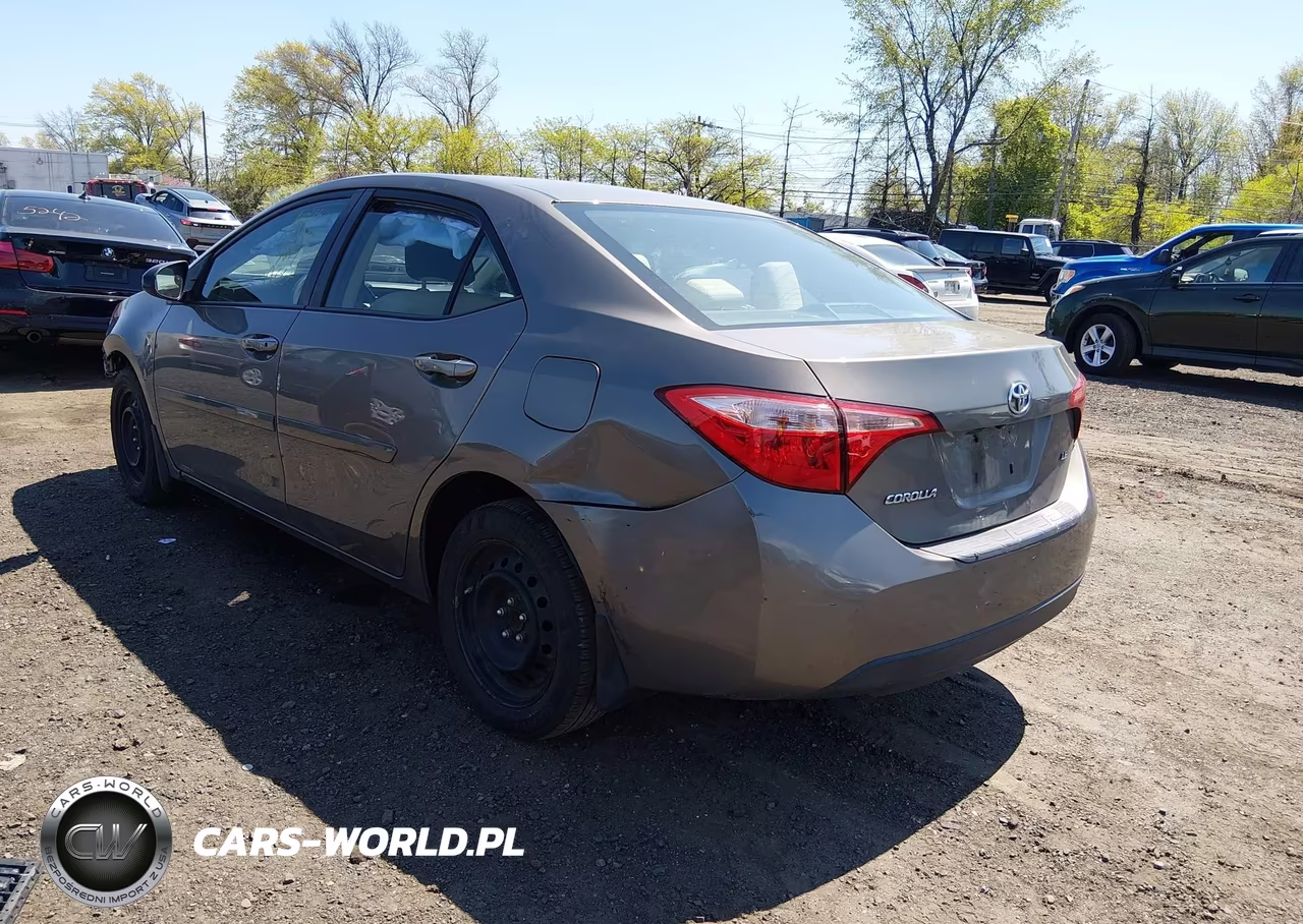 2017 Toyota Corolla Le VIN:2T1BURHEXHC938865 - 3