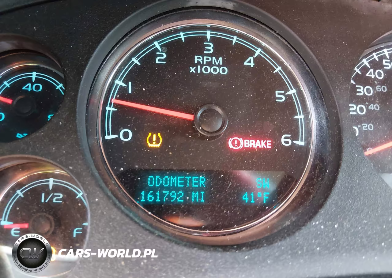 2011 Chevrolet Avalanche 1500 Ls VIN:3GNTKEE32BG377636 - 15