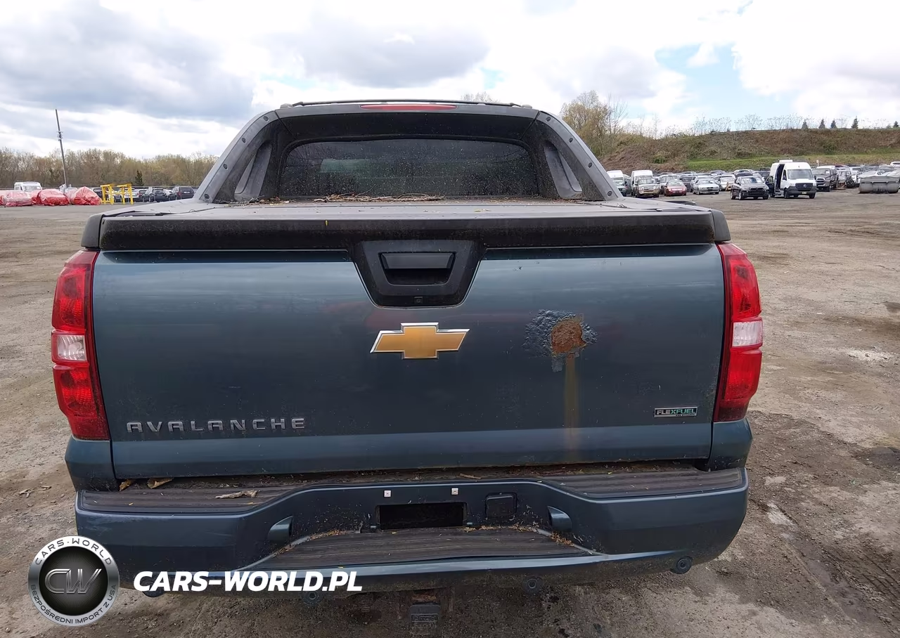 2011 Chevrolet Avalanche 1500 Ls VIN:3GNTKEE32BG377636 - 16