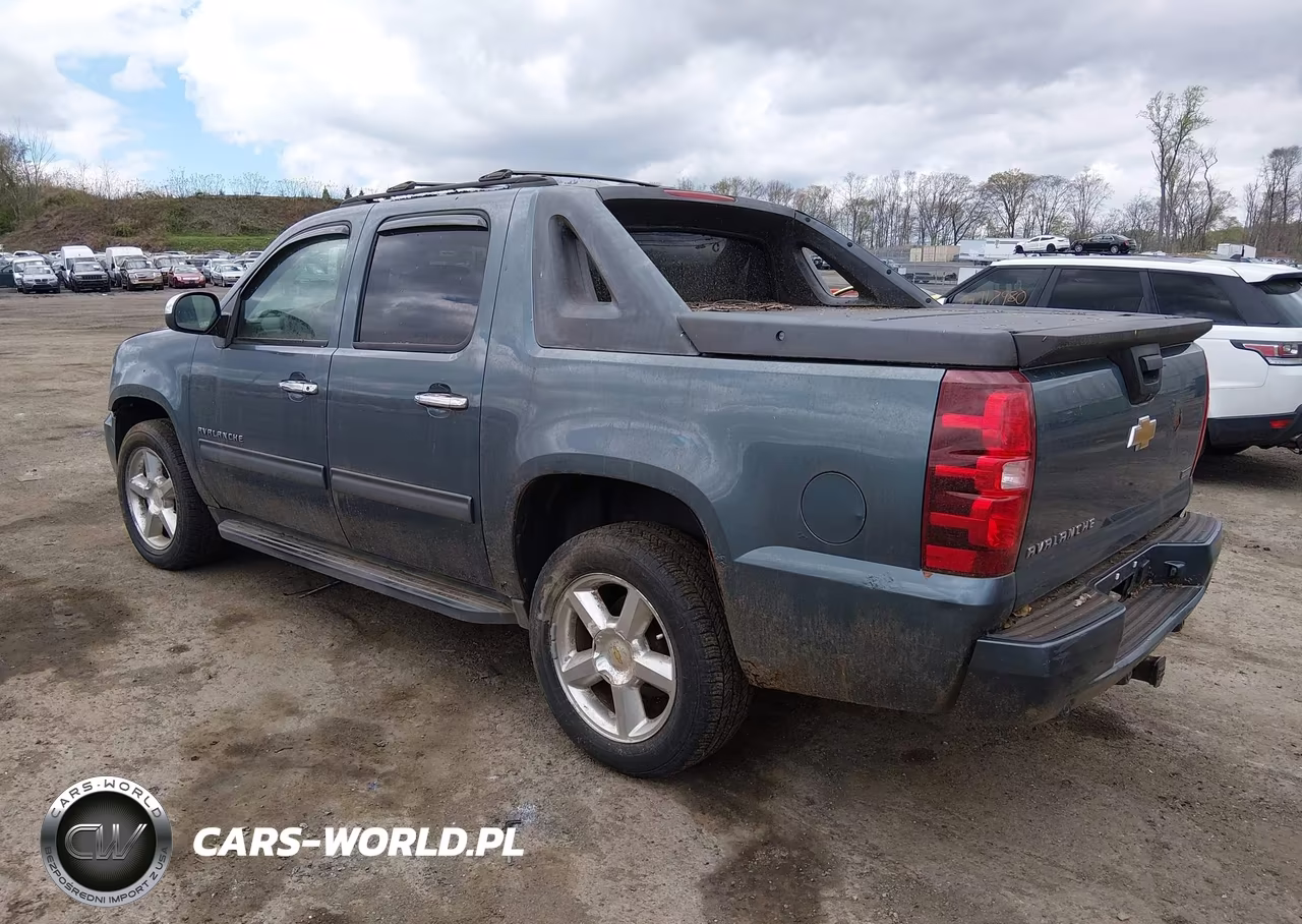 2011 Chevrolet Avalanche 1500 Ls VIN:3GNTKEE32BG377636 - 3