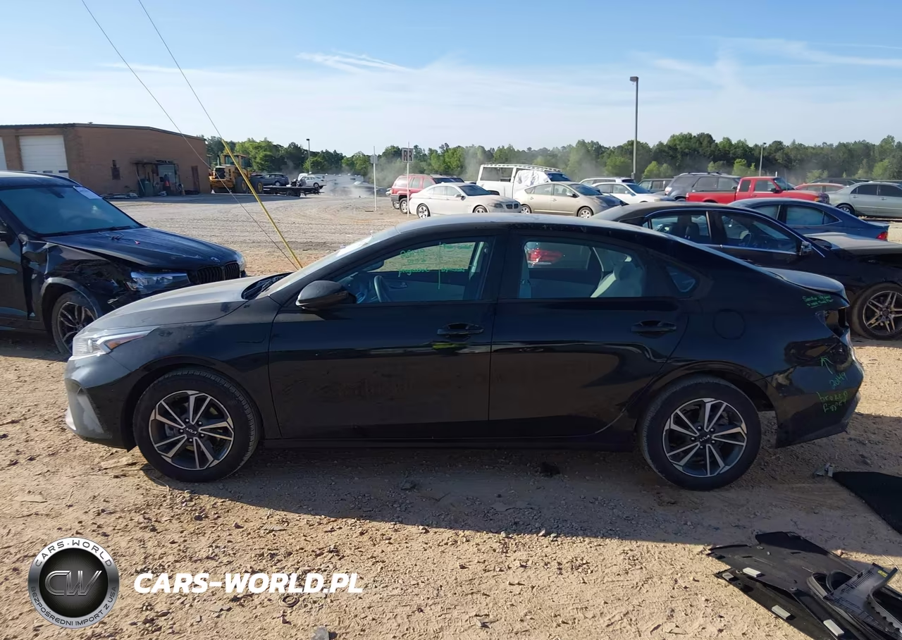 2023 Kia Forte Lxs VIN:3KPF24AD9PE590259 - 15