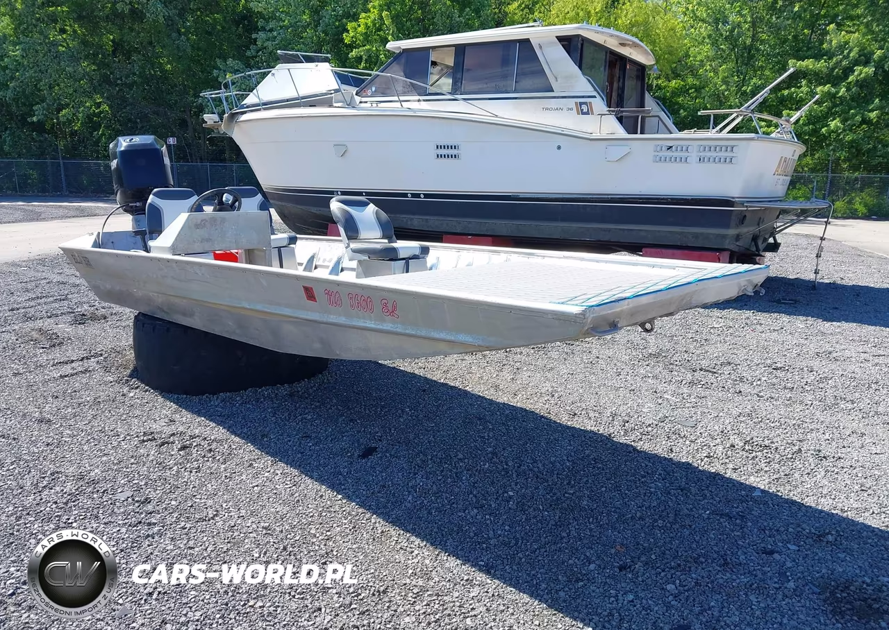 1998 Blazer Boat
