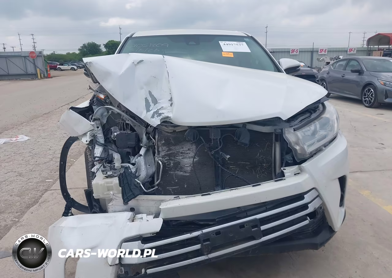 2019 Toyota Highlander Le VIN:5TDZZRFH9KS299146 - 11