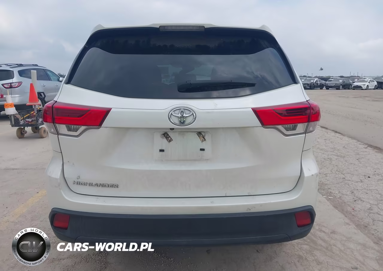 2019 Toyota Highlander Le VIN:5TDZZRFH9KS299146 - 15